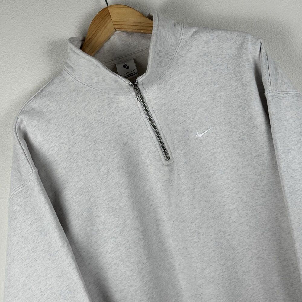 Nike Solo Swoosh Mens 1/4 Zip Fleece Pullover Oatmeal Grey Size Large DQ5209-010